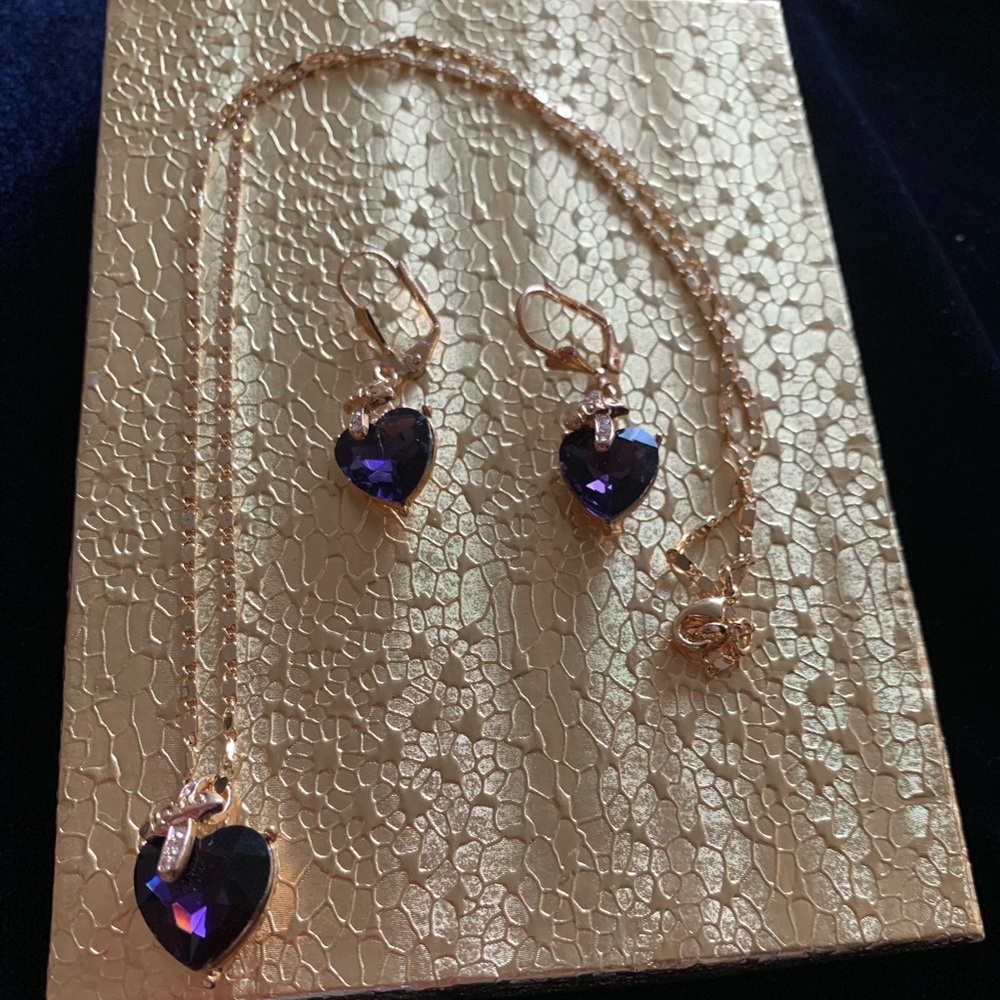 Beautiful set of necklace and earrings